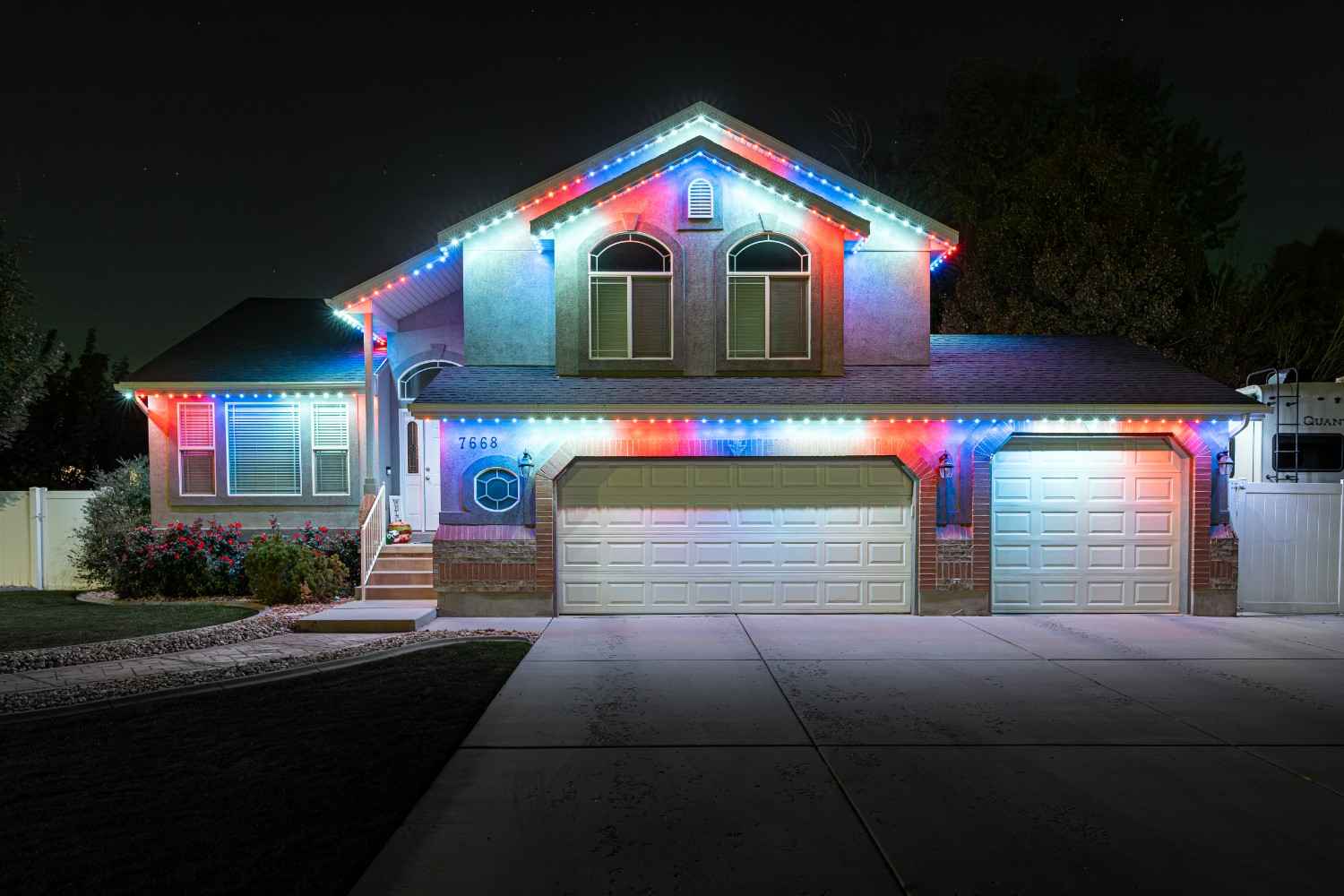 are outdoor christmas lights waterproof